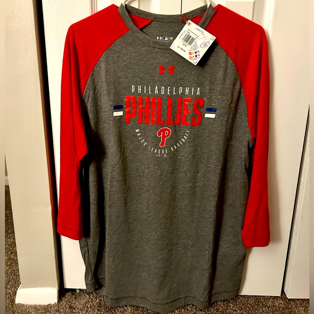 Phillies MLB Under Armour Womens Medium NWT